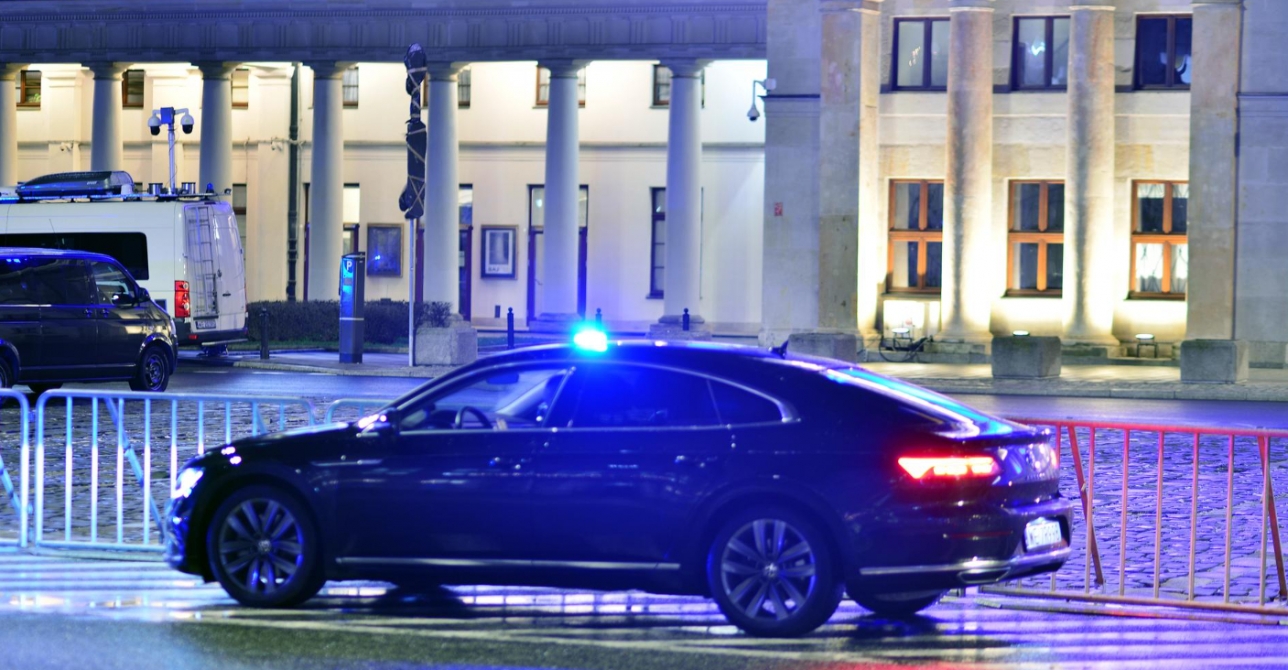 Artyleryjski pocisk znaleziony w Zduńskiej Woli: służby mundurowe interweniują